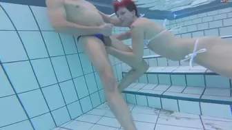 Schwimmbad oral sex