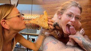 Sammmnextdoor - Date Night #07 - From pizza to wang, she loves eating in Italy (fine nerd giving oral sex)