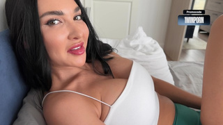 Sharing a Bed with My Alluring Step Sister - Family Therapy