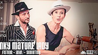 Squirting Kinky French Mature Diana Loves Anal And Fisting