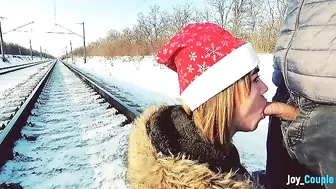 Winter Outdoor Amateur Blowjob on the Railway
