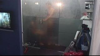 Can-t By Me Love Fiona gives Joost shower blowjob